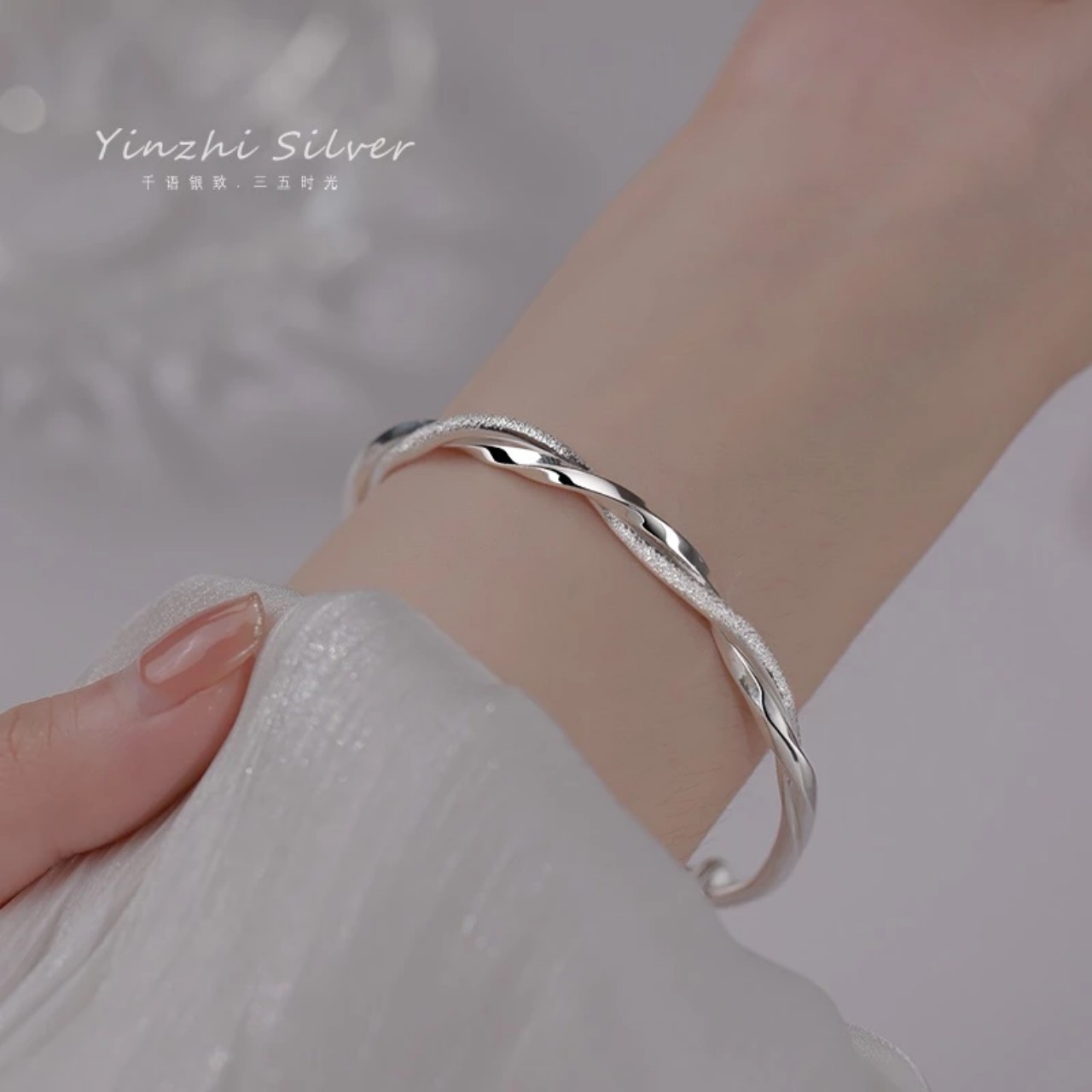 Vòng tay mạ bạc lấp lánh-phong cách thời trang hàn quốc cho nữ
