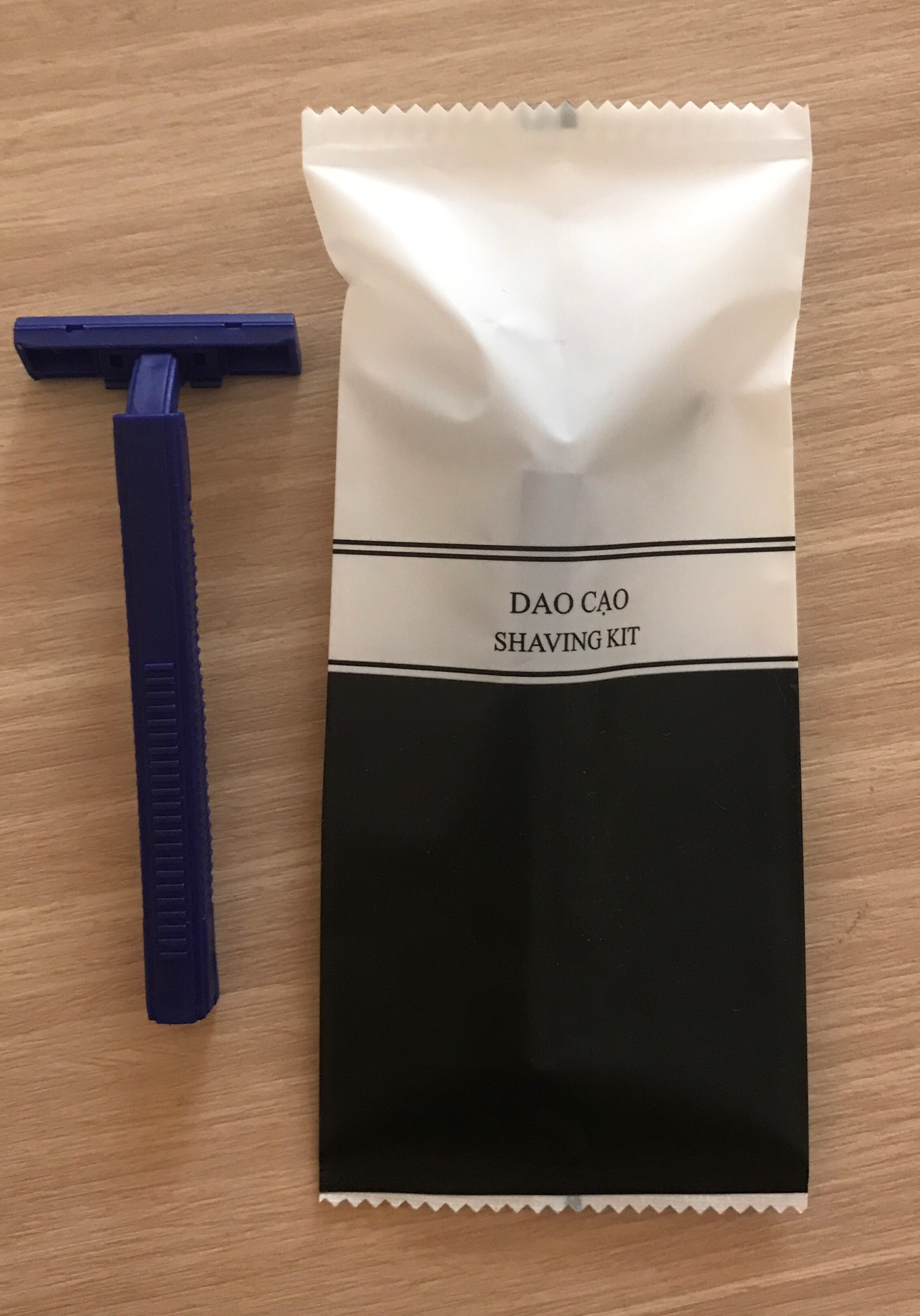100 bộ dao cạo râu khách sạn bao bì luxury