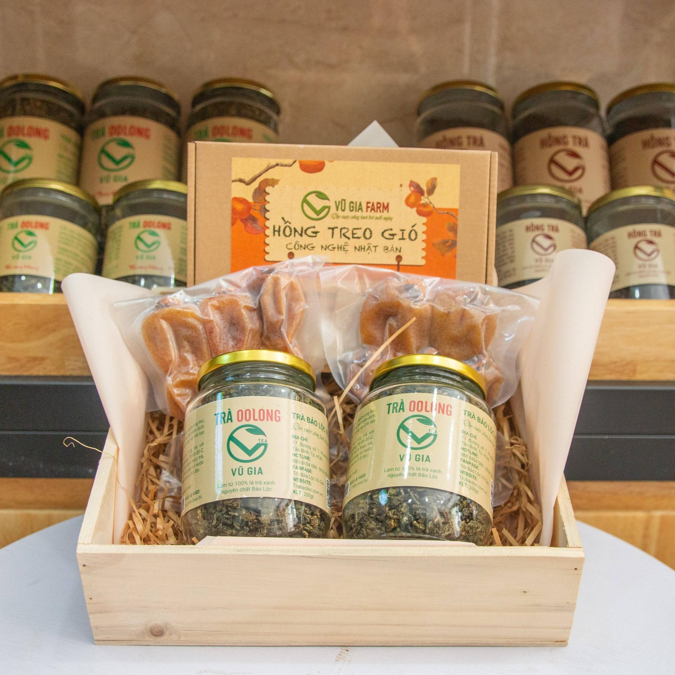 [ HỘP QUÀ TẾT ] 2 Hộp Trà Oolong nguyên chất Bảo Lộc 200g/ Hộp + 2 Hồng Treo Gió Đà Lạt 250g/ Túi