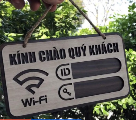 BẢNG GỖ MẬT KHẨU WIFI CẮT LASER 2 LỚP CHỮ CHÌM, KÈM DÂY-SIZE 20 X 15CM (DECOR TREO TƯỜNG)