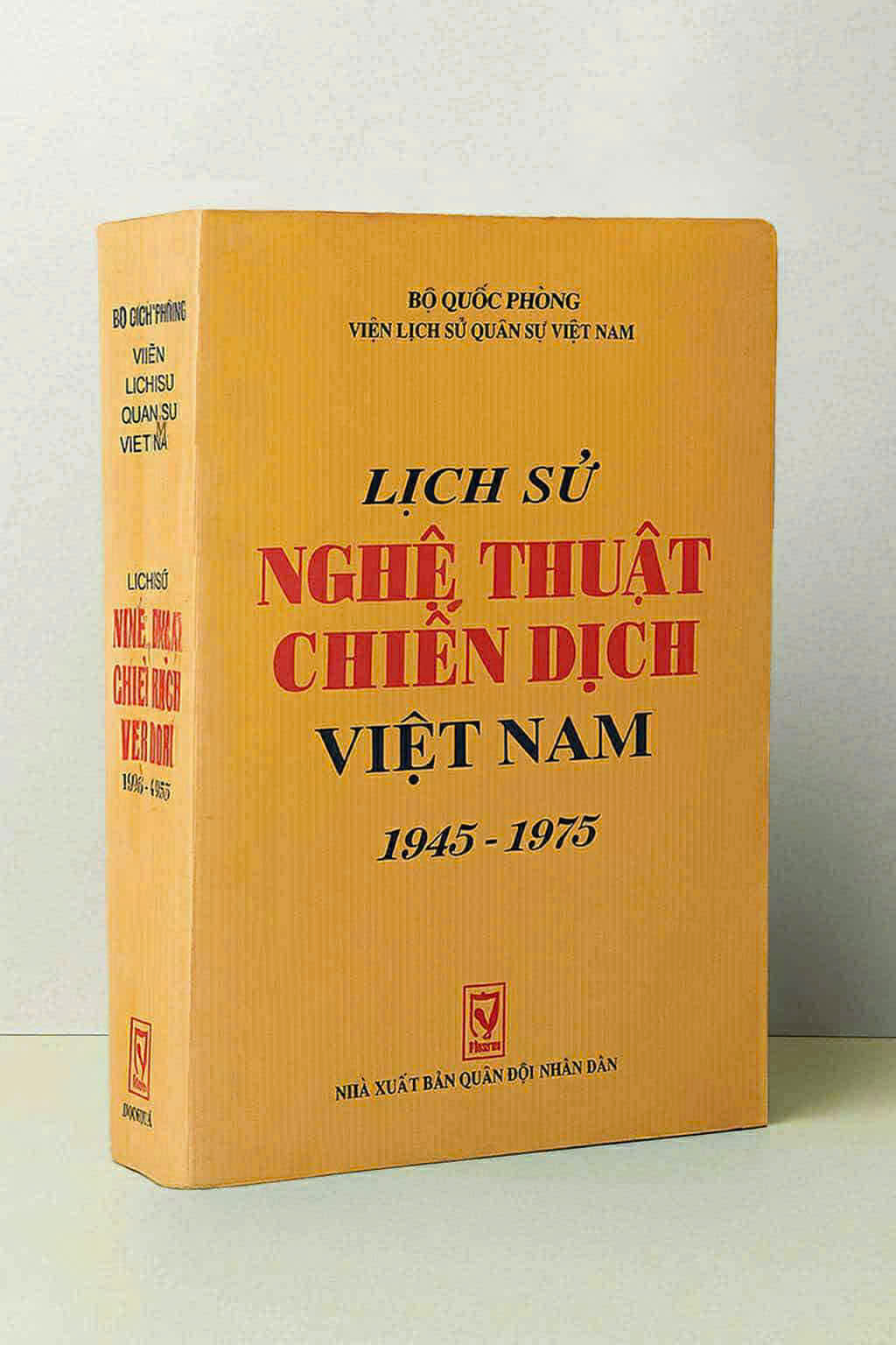 Book on the History of Art and Campaigns in Vietnam 1945-1975 – Hoang Minh Thao