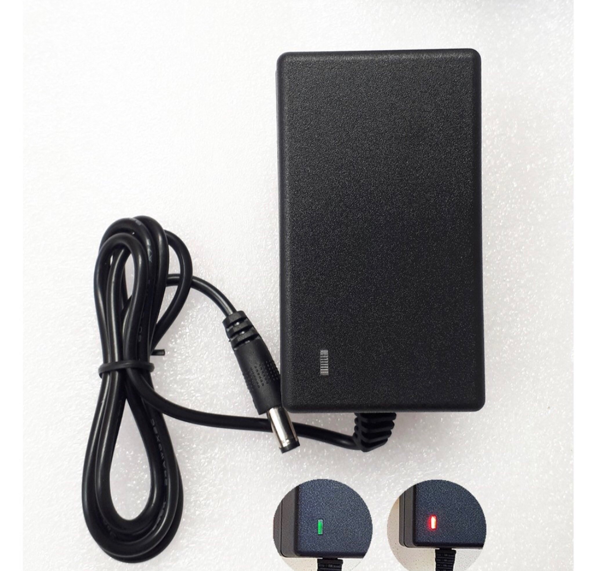 Sạc 1s 4.2v - 2a dùng cho pin li-ion , có đèn báo đầy pin