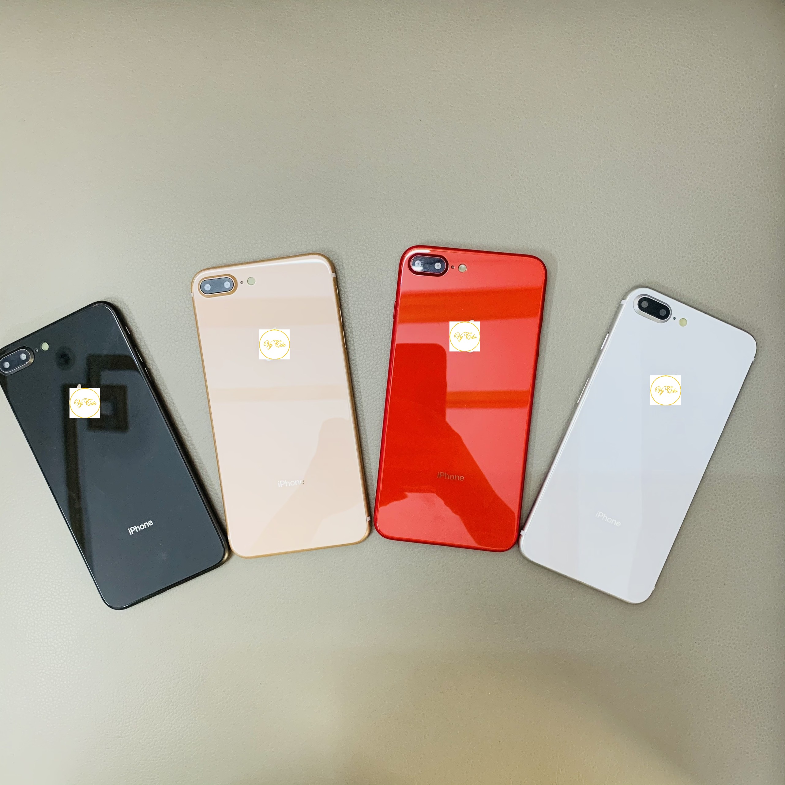 Mô hình trưng bày 8plus màu vàng, đỏ, đen, trắng