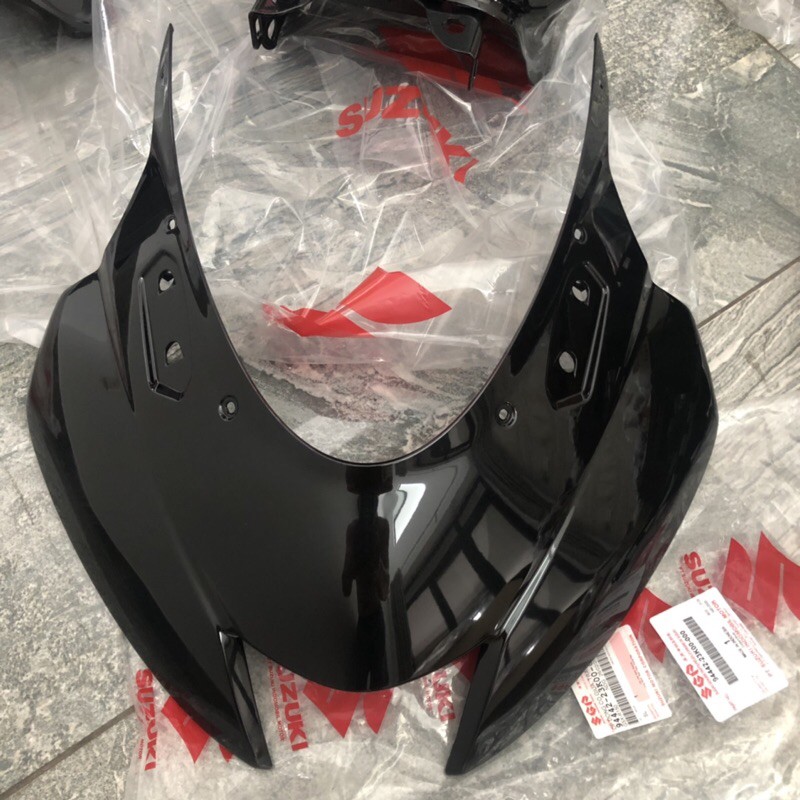 Ốp đầu đen bóng gsx r150