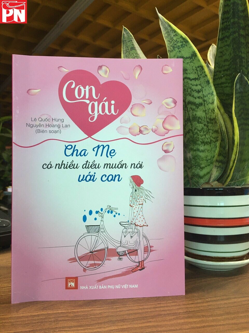 Sách Con gái cha mẹ có nhiều điều muốn nói với con