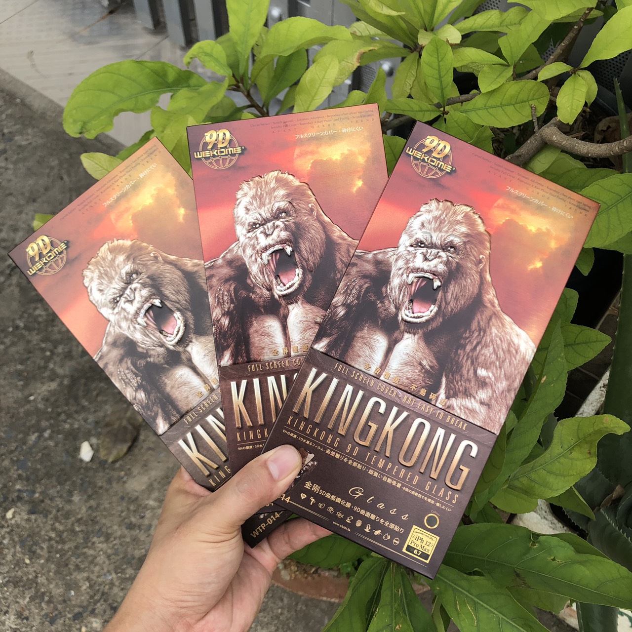 Kính cường lực kingkong 9d full màn trong suốt dành cho iphone x-xs, xr, xs max, iphone 11, 11pro, 11pro max, iphone 12, 12pro, 12pro max - hộp sắt cao cấp - siêu xịn xò