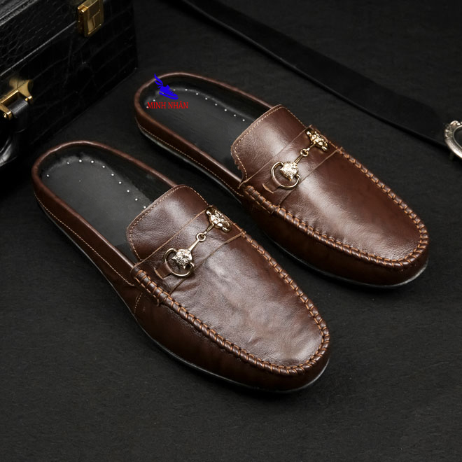 Giày Sục Nam Da Bò MẪU MỚI NHẤT ĐẶC BIỆT LÓT DA CỪU Dép SaBo Nam Da bò Dép Nam Bít Mũi MÀU SIÊU ĐẸP Giày rọ nam da bò BẢO HÀNH 1 NĂM Giày mùa hè đục lỗ thoáng khí giày lười nam da bò đục lỗ Men’s Summer Shoes Minh Nhân R-6 màu nâu
