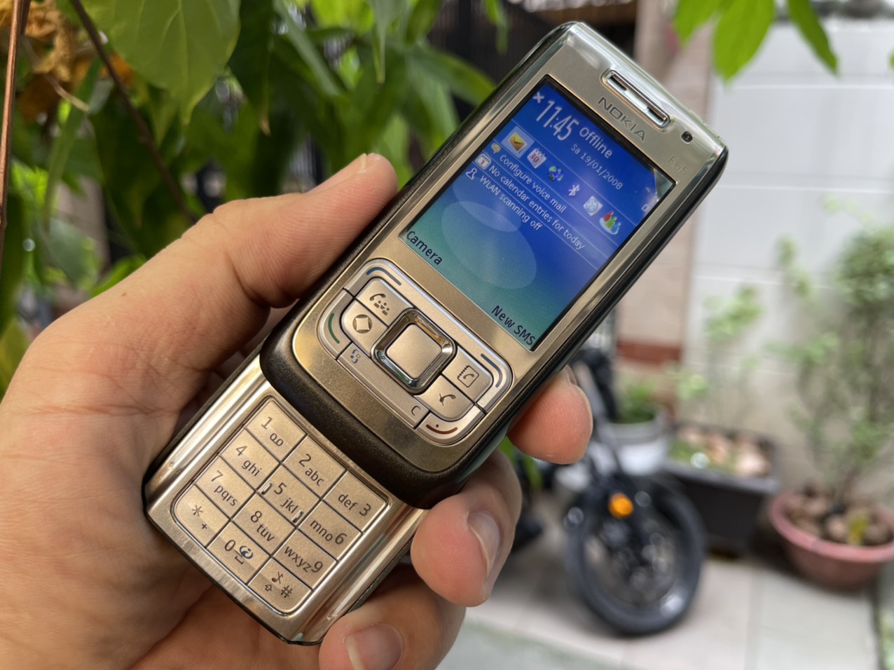 LK Điện thoại Nokia E65 chính hãng màu bạc