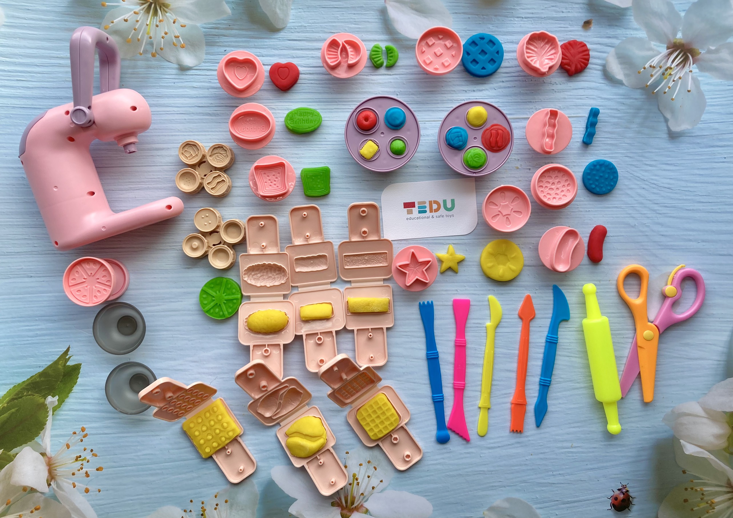 Combo máy làm bánh làm kem chơi kèm với bột nặn Tedu