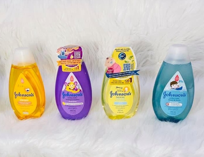 Dầu gội Johnson's Baby thơm mát năng động và óng mượt bé 200ml