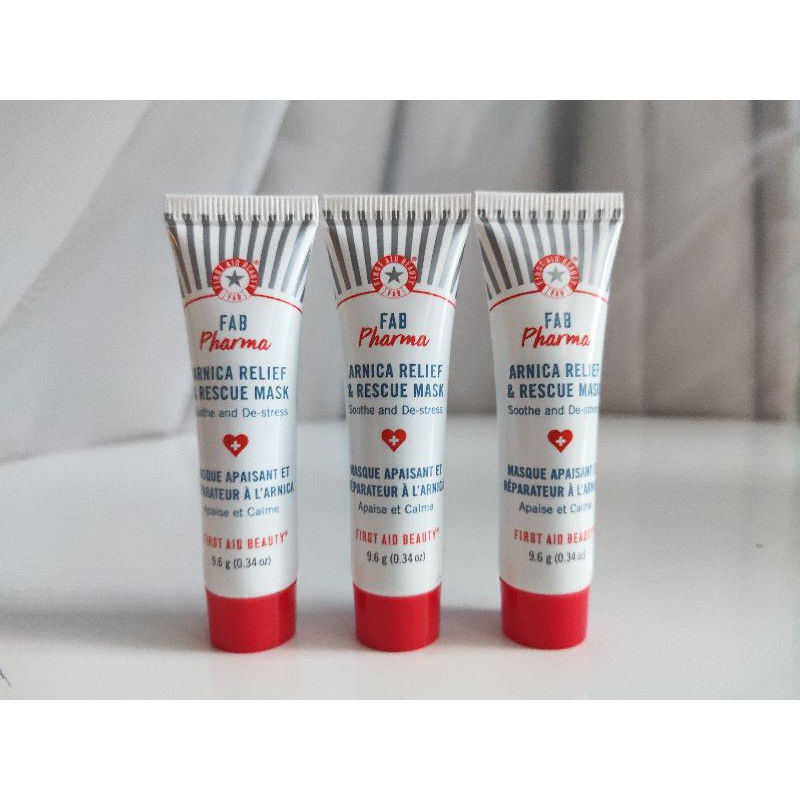 Mặt nạ làm dịu giải cứu làn da First Aid Beauty Pharma Arnica Relief & Rescue Mask 10g