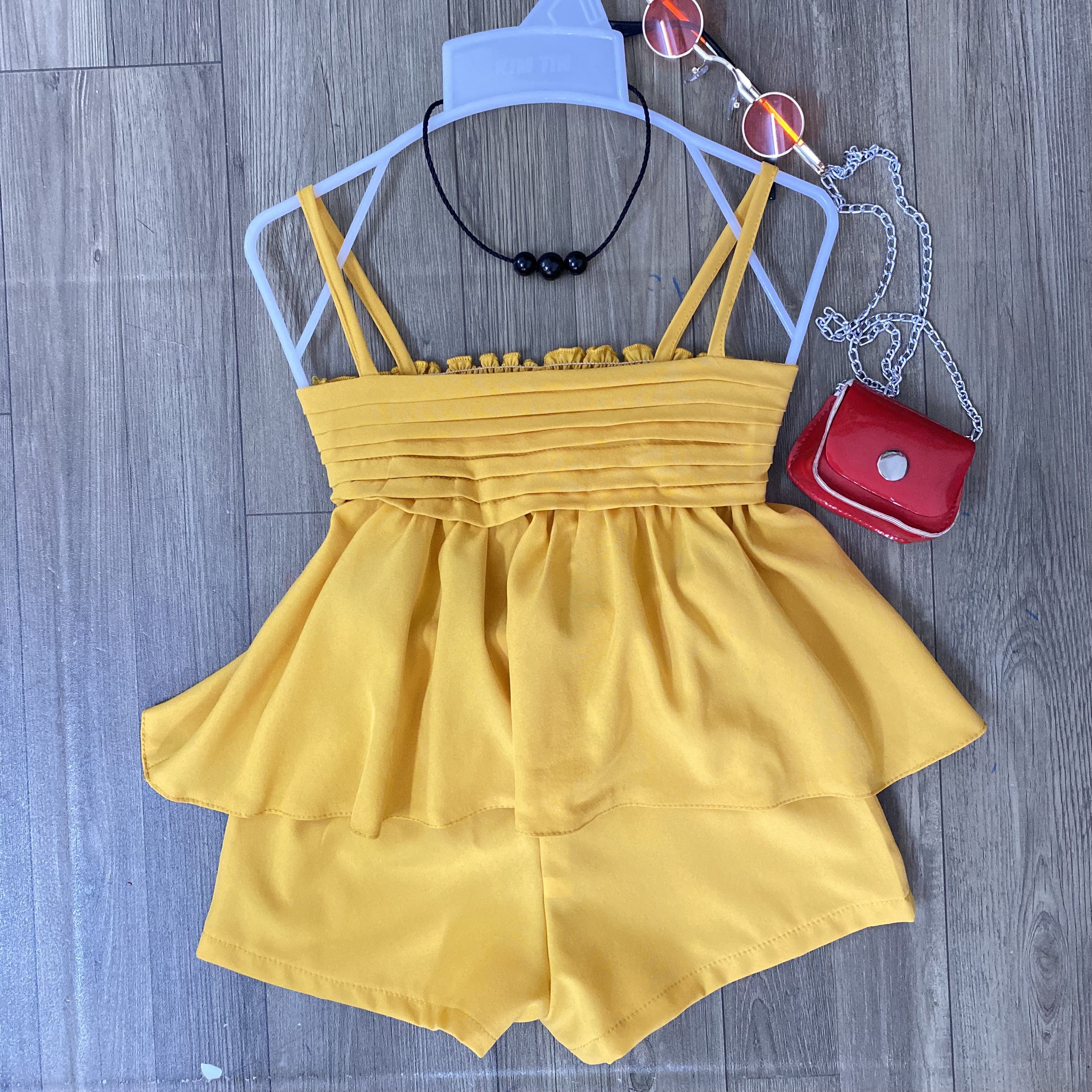 Bộ quần áo bé gái lụa vàng xếp ly 8-23kg Angel Baby Thời Trang Thiết Kế