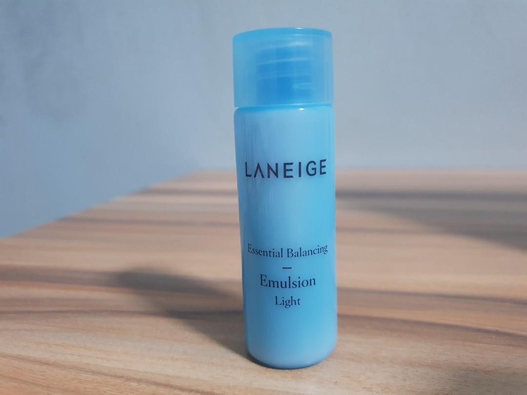 Sữa dưỡng ẩm Laneige Essential Balancing Emulsion Light 25ml