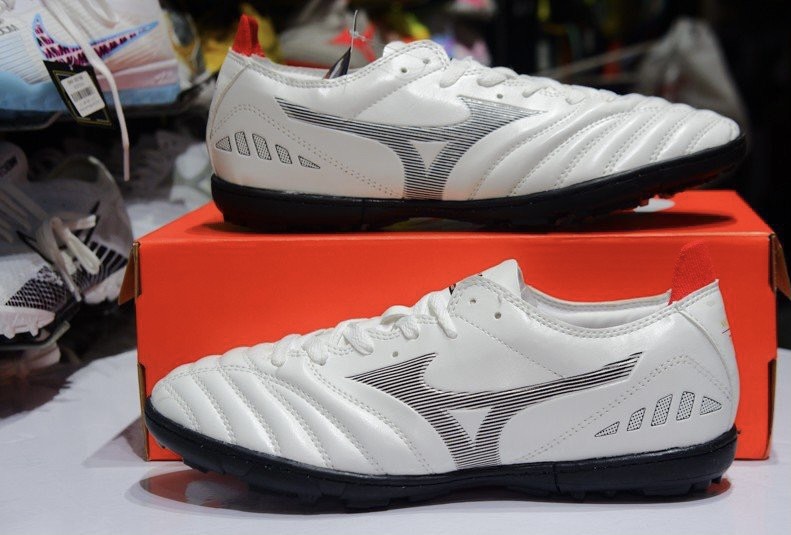 Giày bóng đá mizuno neo3 -tặng kèm tất dệt kim 25k +hộp