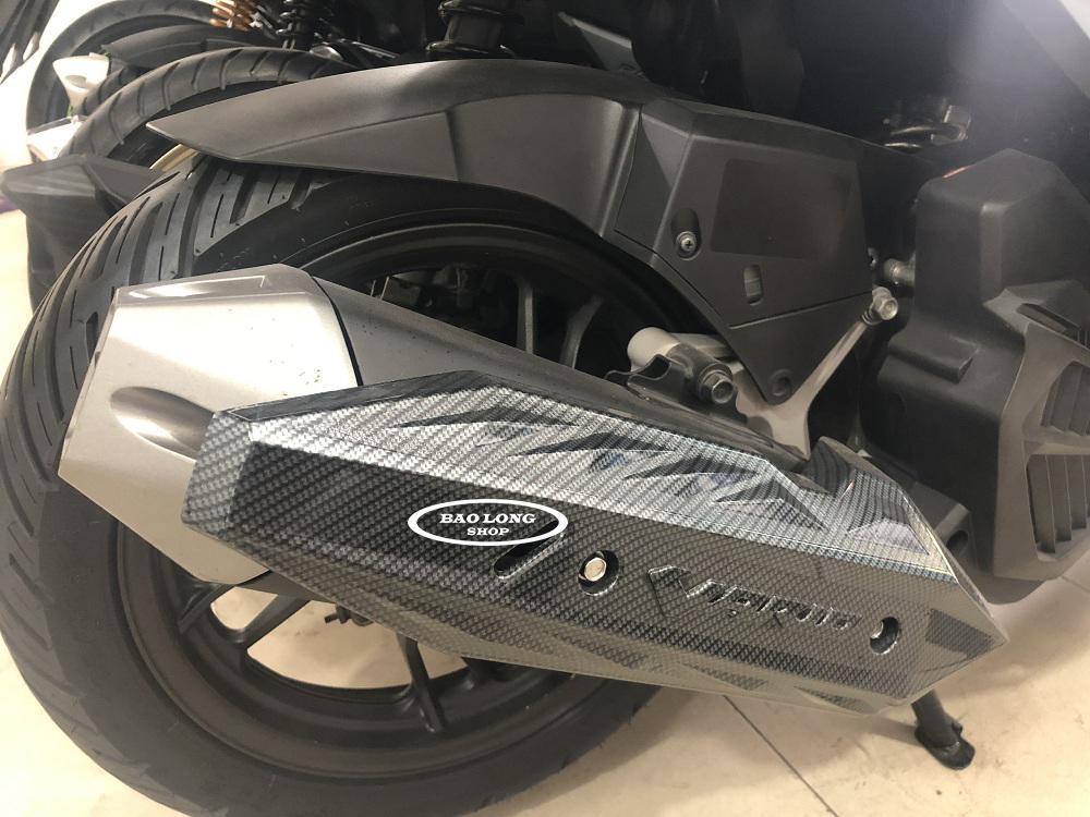 Ốp Pô Carbon gắn VARIO 2018,2019....01