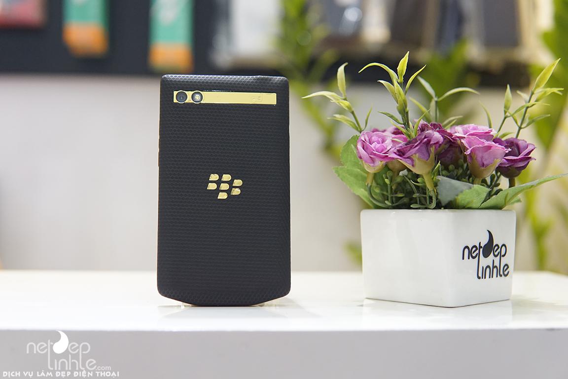 Miếng dán Film 3M vân Matrix màu đen F2 cho BlackBerry Porsche Design 9983