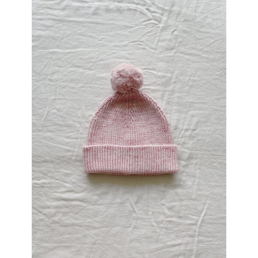 Pom pom hat 21 macro & micro
