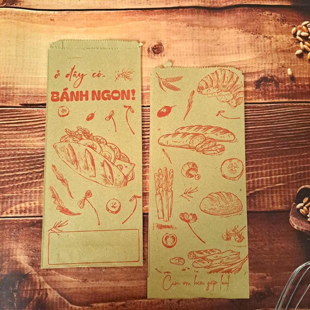 100 Túi đựng bánh mì, các loại bánh..giá rẻ, giao mẫu ngẫu nhiên, giấy nâu. NHẬN IN THƯƠNG HIỆU RIÊNG CHỈ TỪ 500 TÚI.