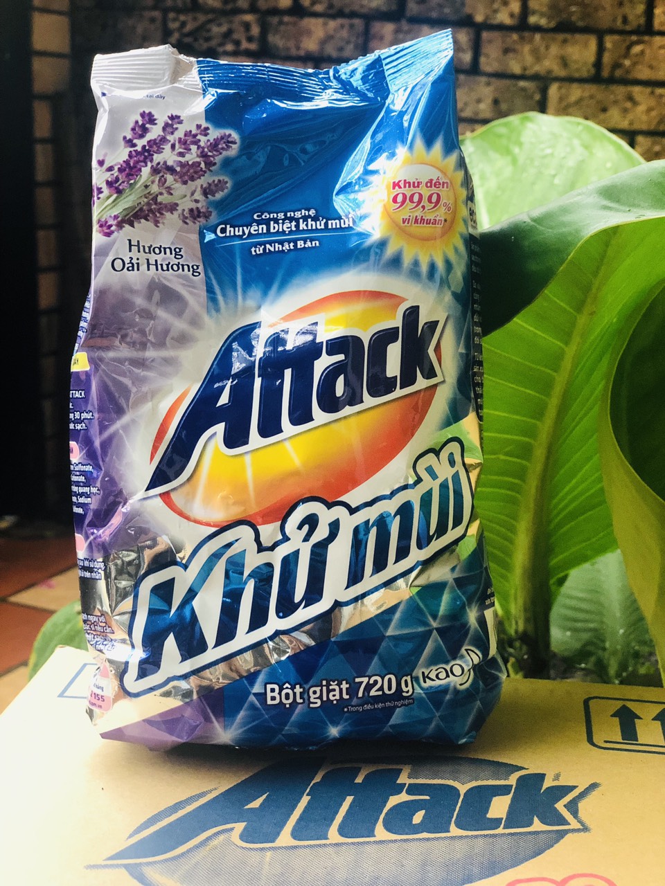 Bột giặt Attack khử mùi - Hương oải hương 720g