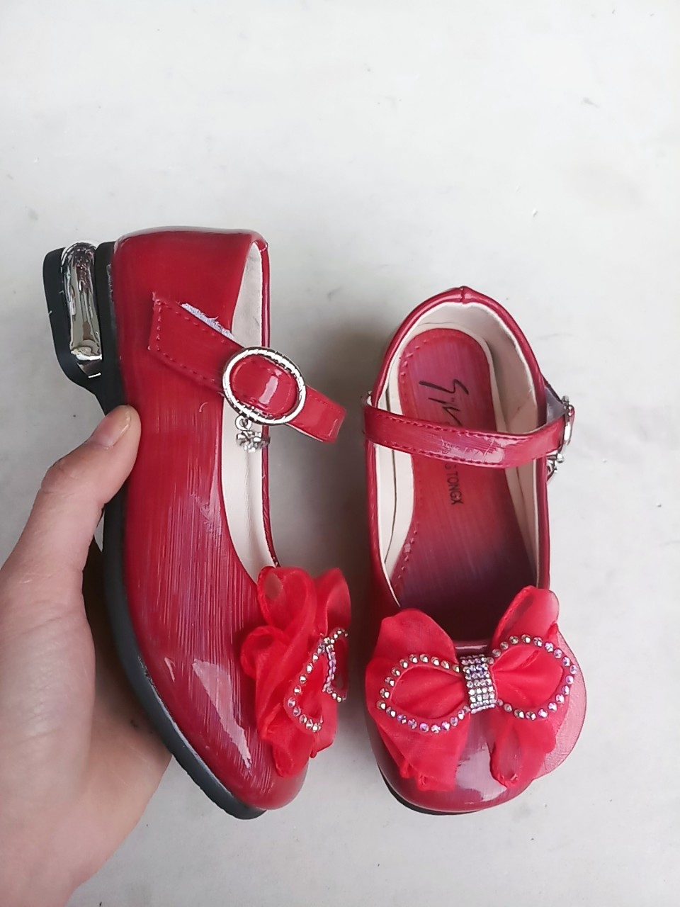 Giày búp bê trẻ em