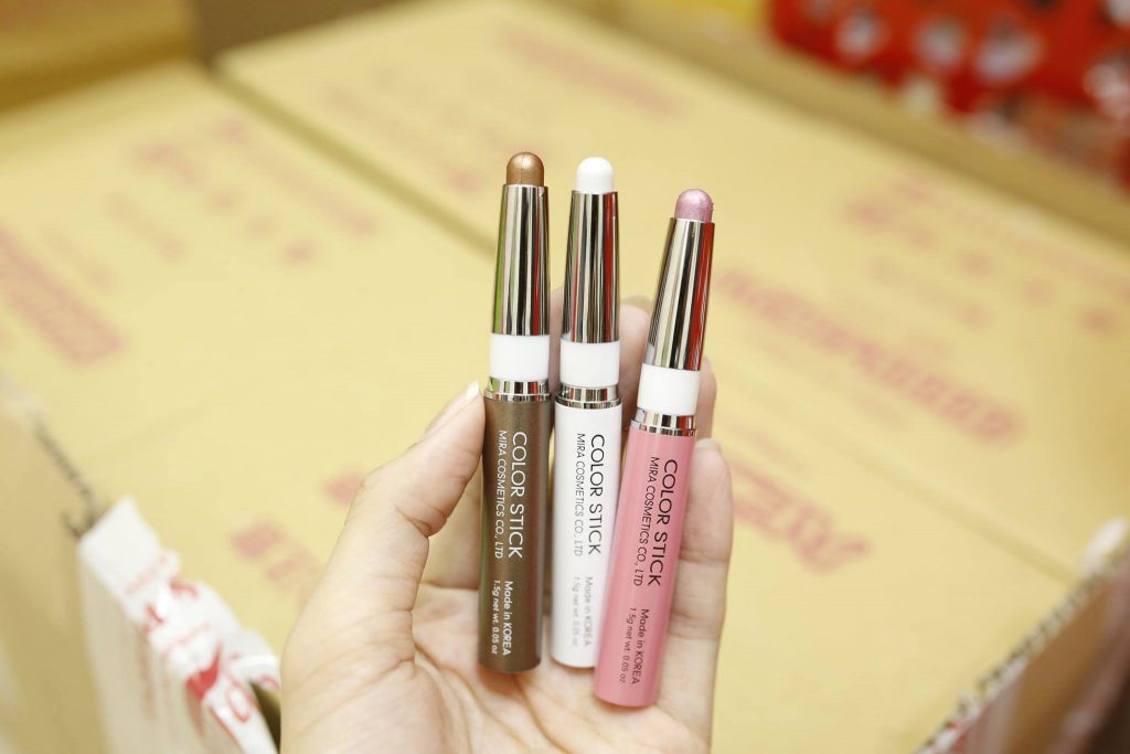 Bút Sáp Kẻ Mắt Nhũ Lấp Lánh Long Lanh Siêu Đẹp Mira Eyeshadow Color Stick 1.5g màu hồng ( 100% Product From Korea)