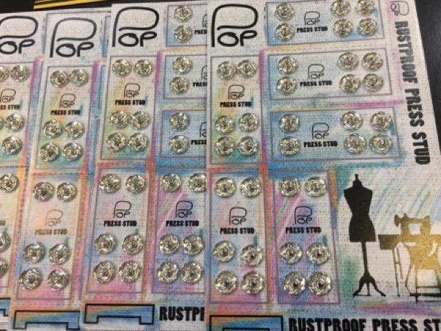 Cúc bấm áo dài, cúc bóp POP