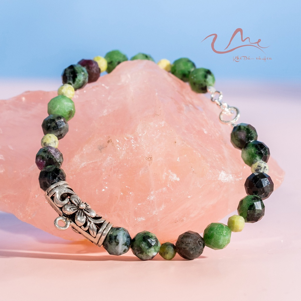 Vòng tay đá Ruby xanh đỏ tự nhiên 6mm mix charm bạc (Red&Green Ruby Bracelet Nature) Phong thủy UME