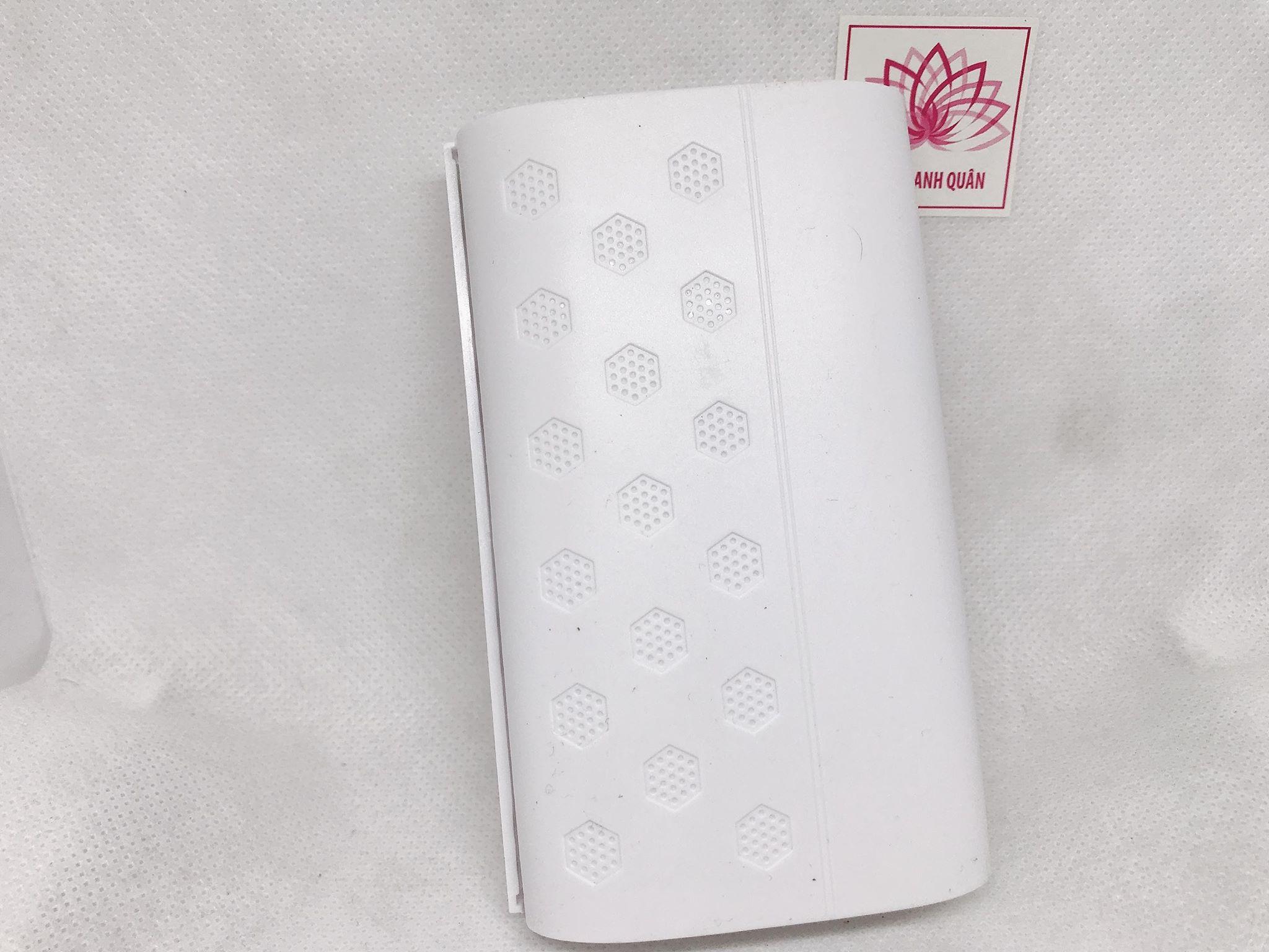 Box sạc dự phòng 3 cell vỏ nhựa .