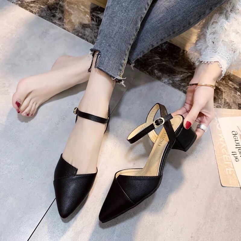 Sandal cao gót mũi nhọn 5p 2 màu kem và đen hàng thiết kế cực đep 009