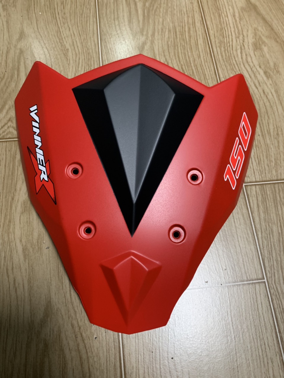 Chắn gió winner x màu đỏ nhám gắn như zin