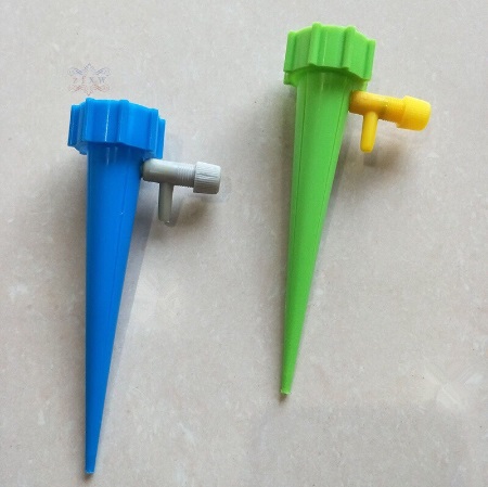 Đầu tưới nhỏ giọt điều chỉnh được, sử dụng với chai nước tự chế