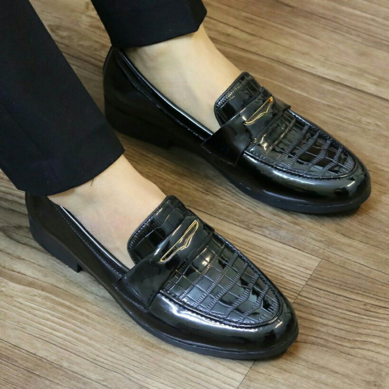 Giày lười nam da bóng dập nổi giả rắn thời trang chất da pu mềm bóng đế cao su được khâu chắc chắn