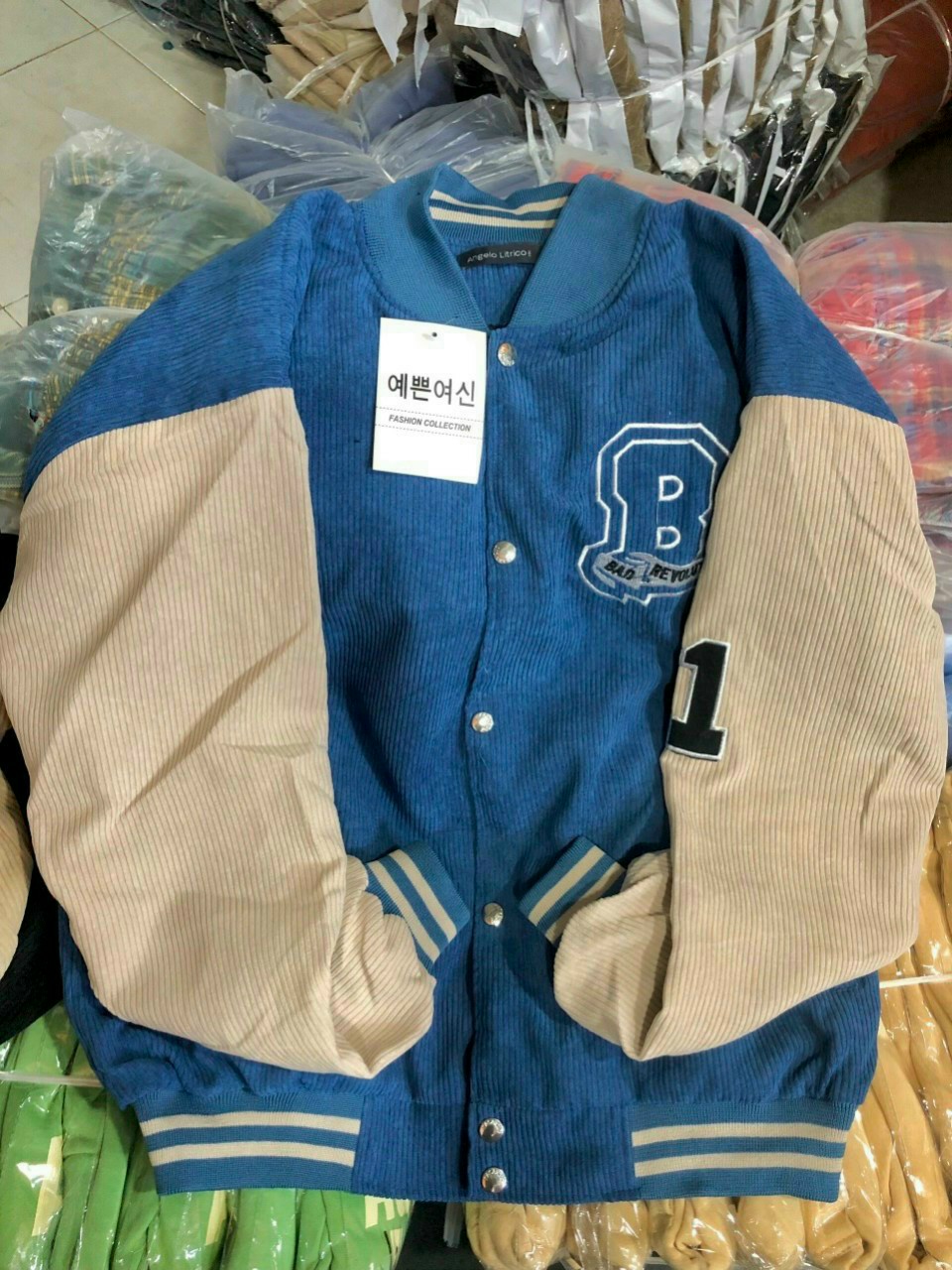 Áo Khoác Bomber Nhung Nam Nữ Cúc Bấm Thêu Logo Chữ B Lớn Kèm Số 21 Phong Cách Teen .TP