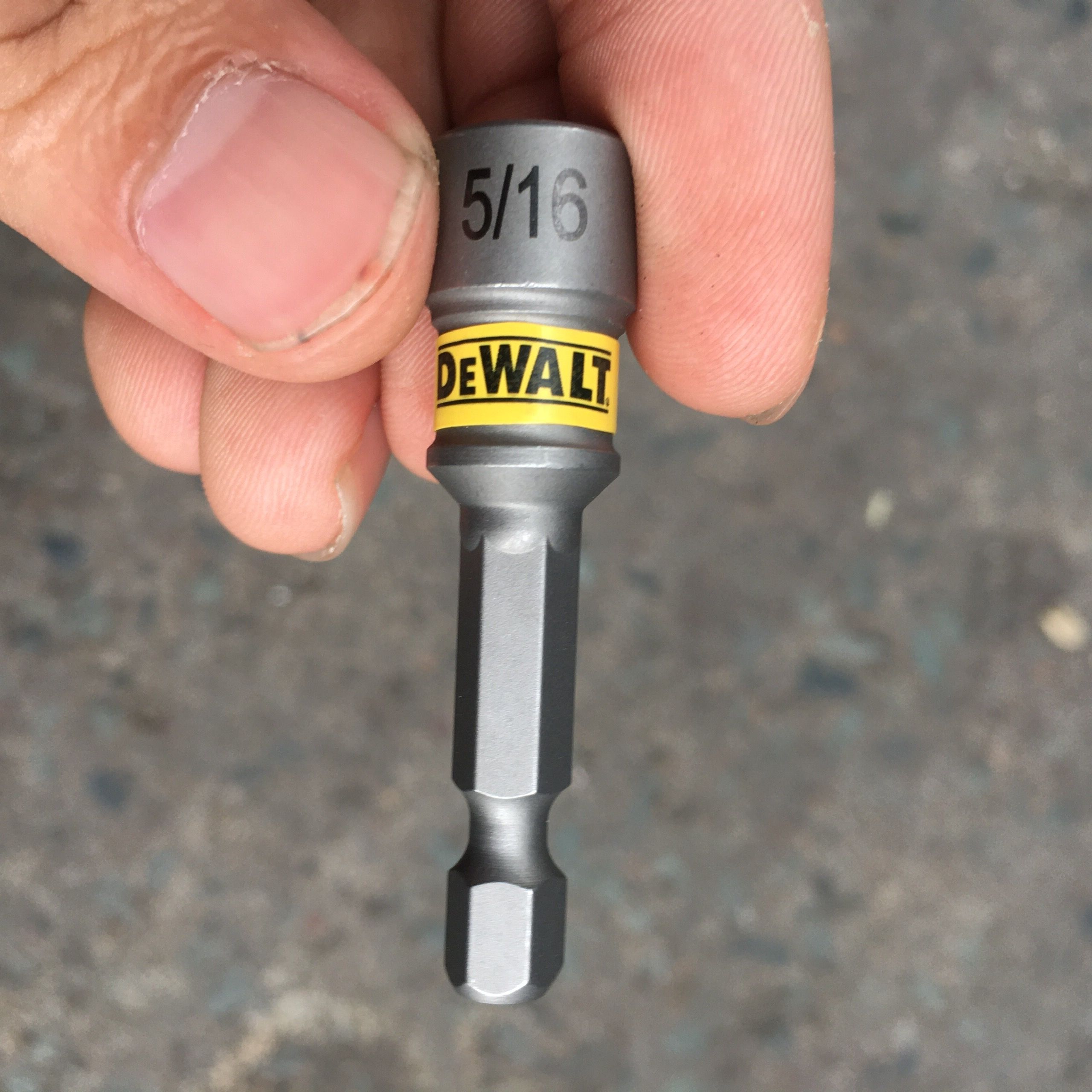 [1 Cái]Đầu Bắn Tôn Dewalt 5/16(8mm) Dài 50 mm