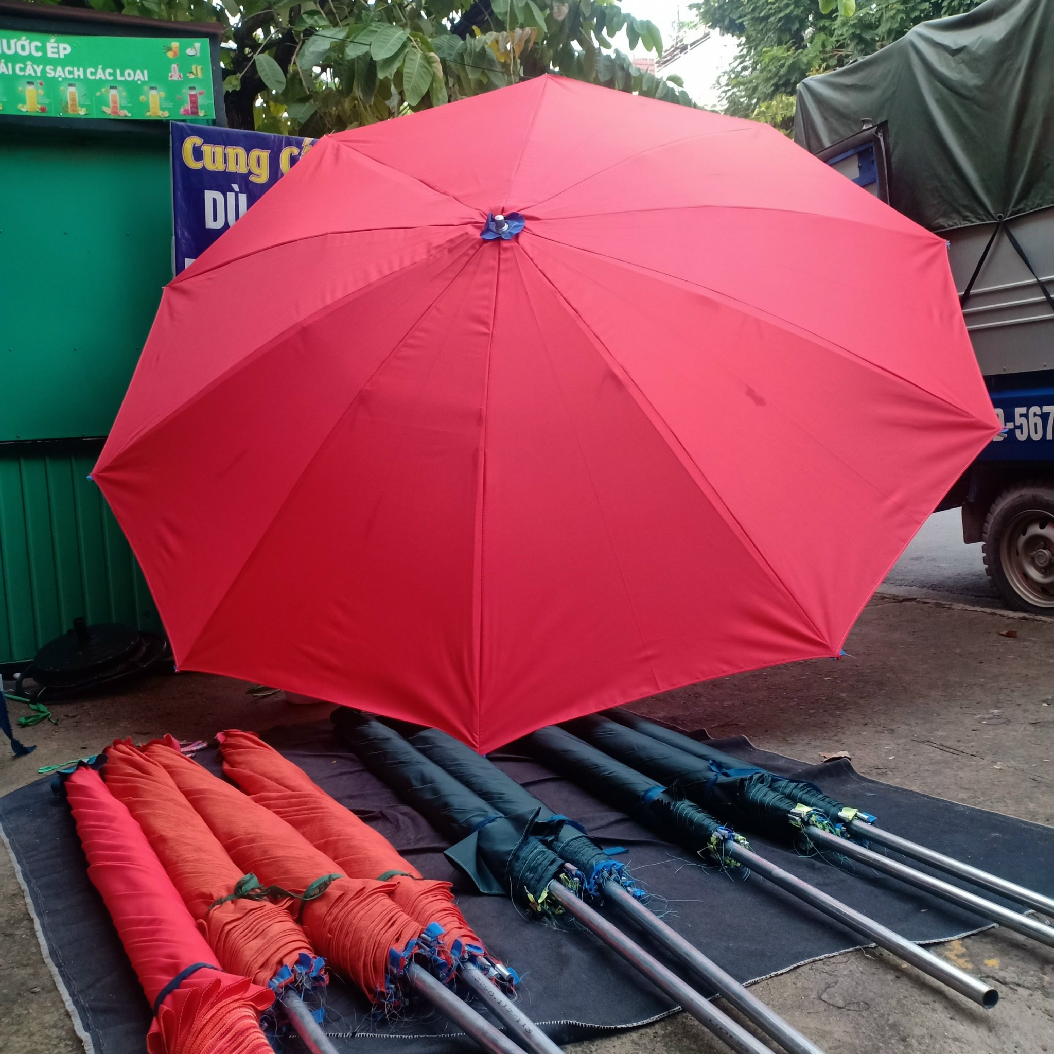 [HCM]Dù che nắng ngoài trời loại lớn KHÔNG KÈM ĐẾ - Đường kính 3m cao 2m8 chất liệu Polyester chống thắm nước bền màu độ bền cao sử dụng lâu dài