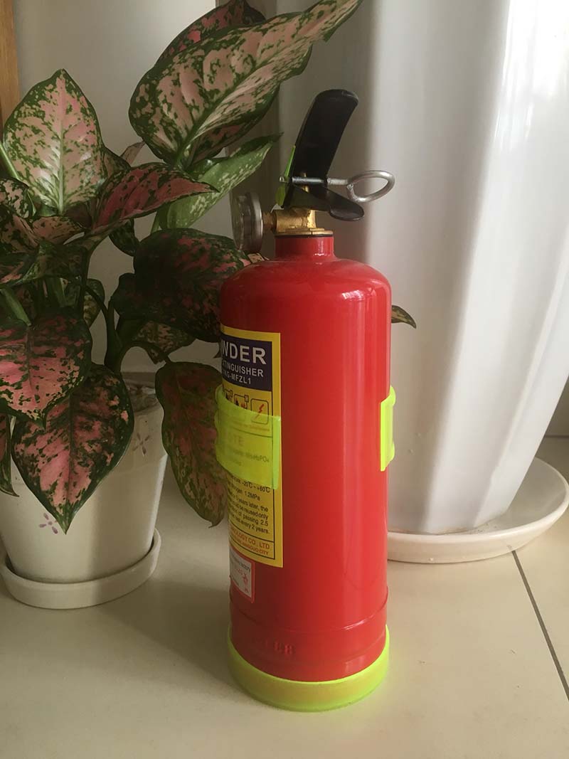 Bình chữa cháy bột ABC MFZL1-1KG dùng trang bị cho xe oto, xe tải, rơ mooc, sơ mi rơ mooc