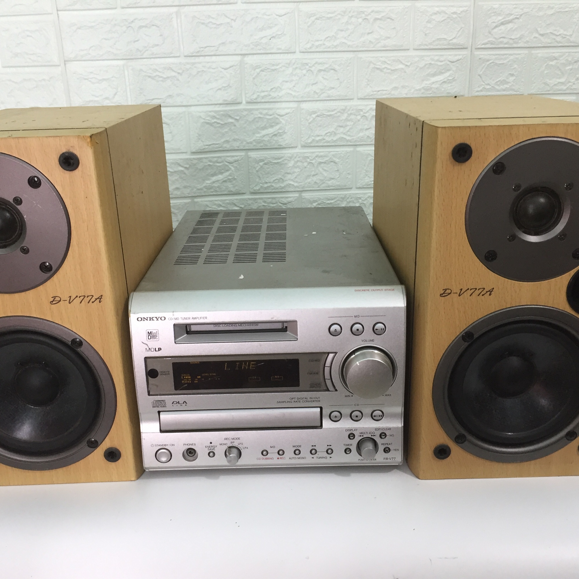 Onkyo V77 giải mã DAC
