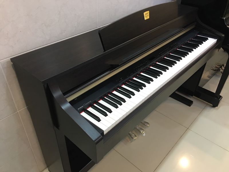 Piano Yamaha CLP 330