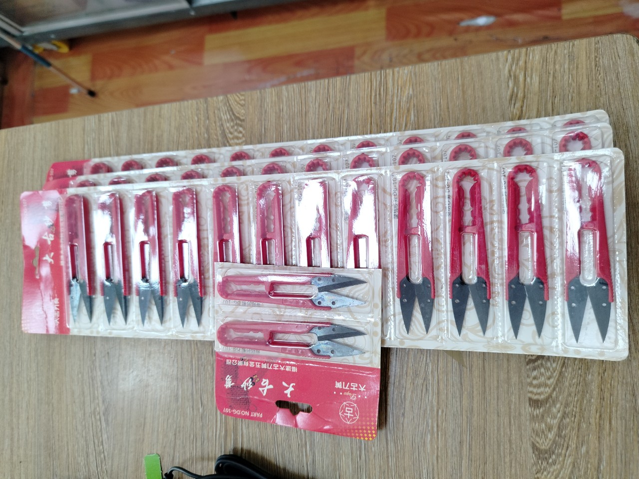 Kéo nhíp bấm chỉ cán nhựa dagu dg-107 - vpp đại ngọc thùy