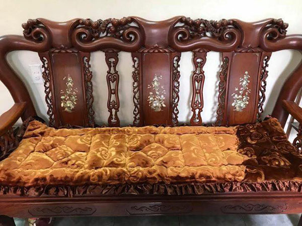 [TẶNG 01 ĐÔI TẤT NAM HOẶC NỮ] Bộ thảm nhung trải ghế gỗ cao cấp ( kt 1,7m)