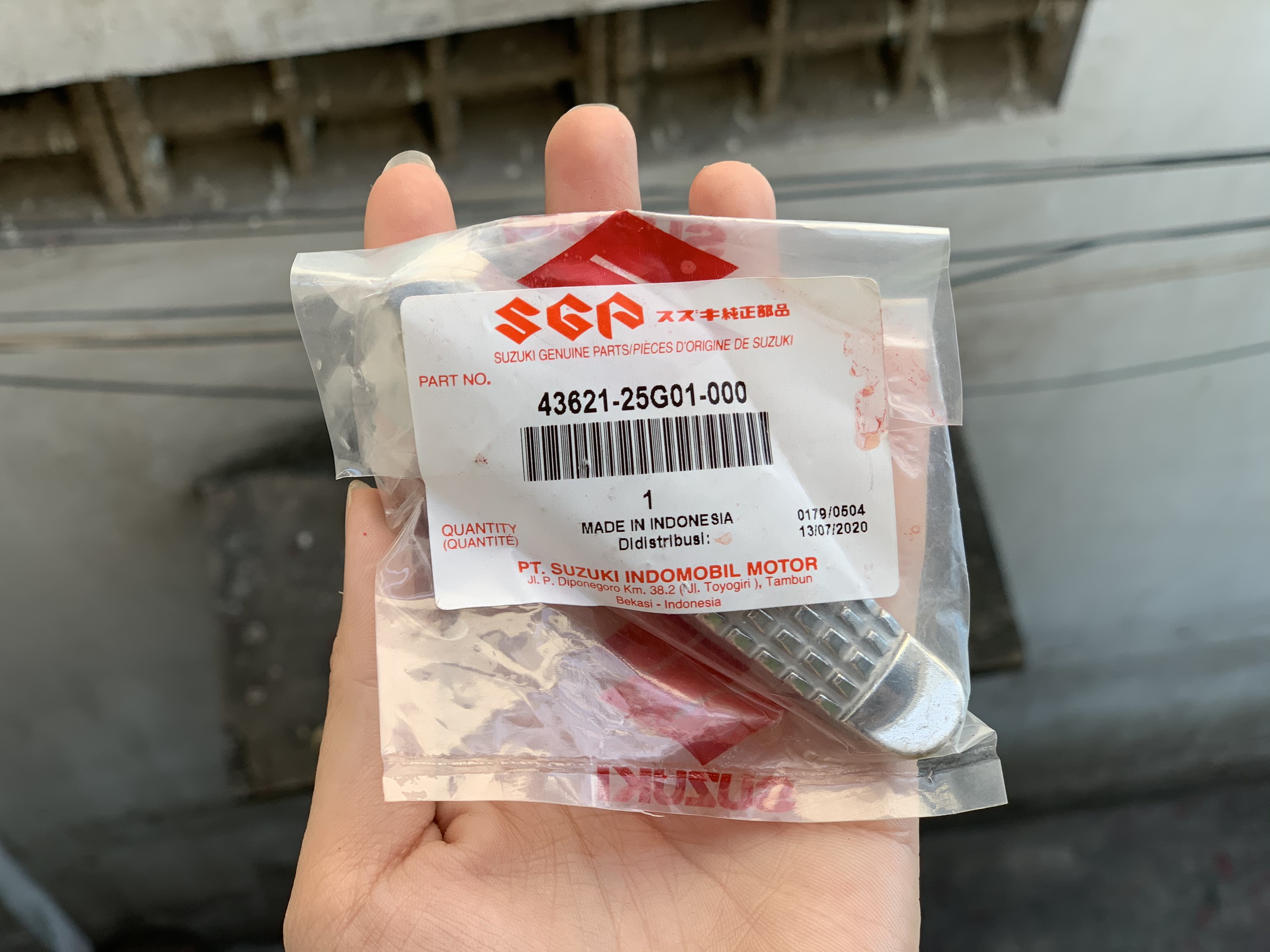 [HCM]Cục Nhôm Gác Chân sau Satria Raider - Chính Hãng Suzuki