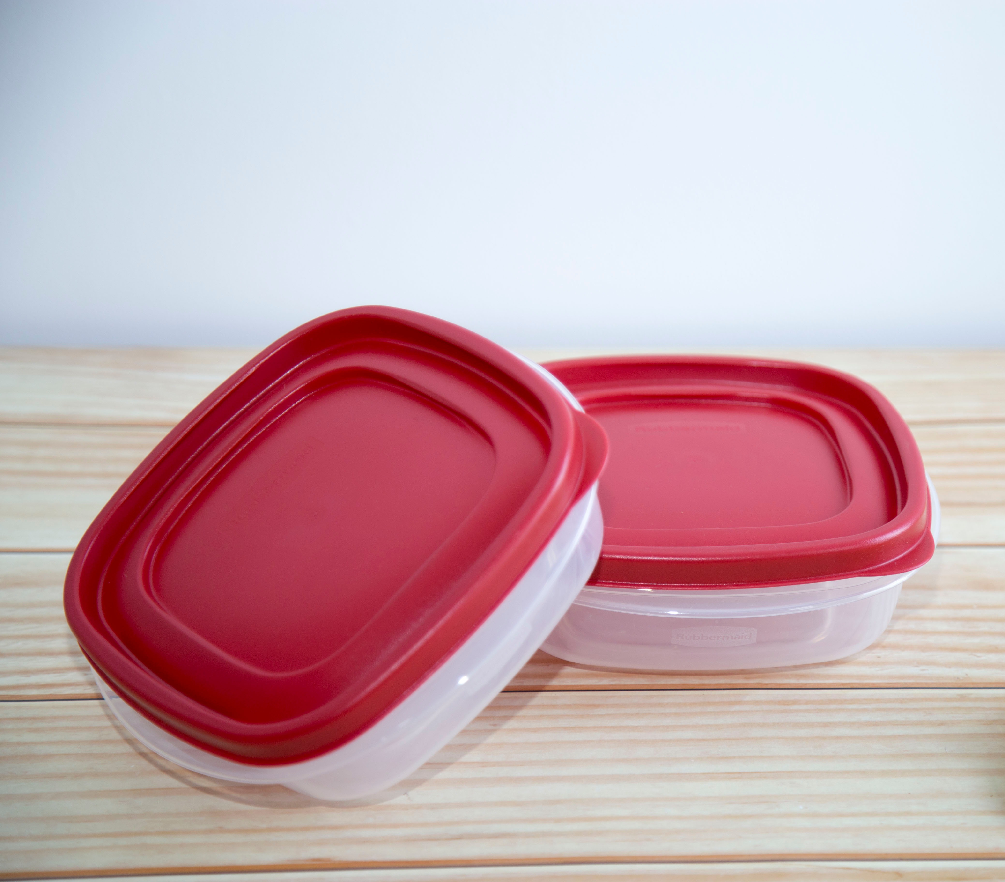 Set 2 hộp đựng thực phẩm (710ml) RUBBERMAID CHÍNH HÃNG có nắp màu đỏ bằng nhựa PP cao cấp