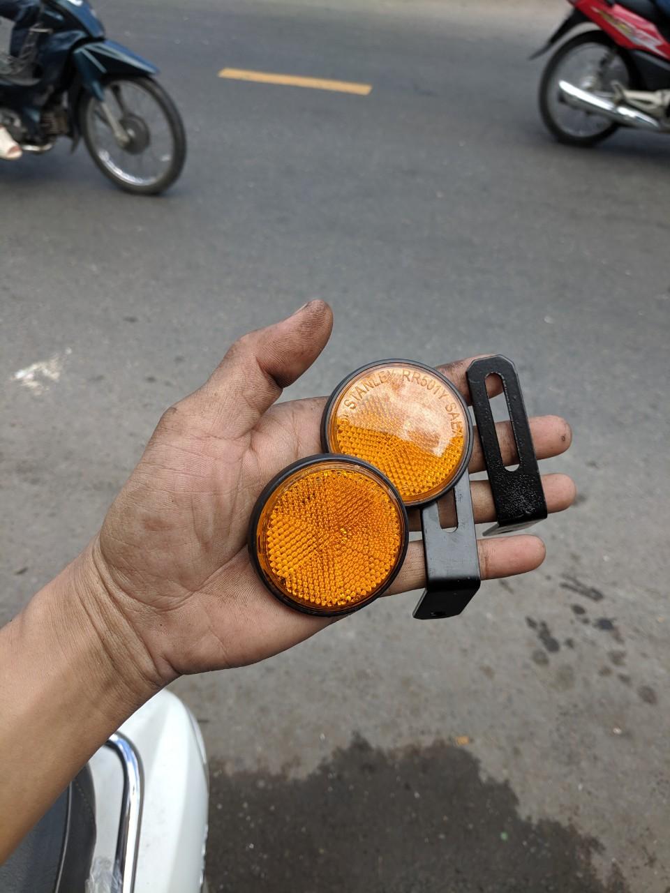 Mắt đèn phản quan đọ mọi dòng xe