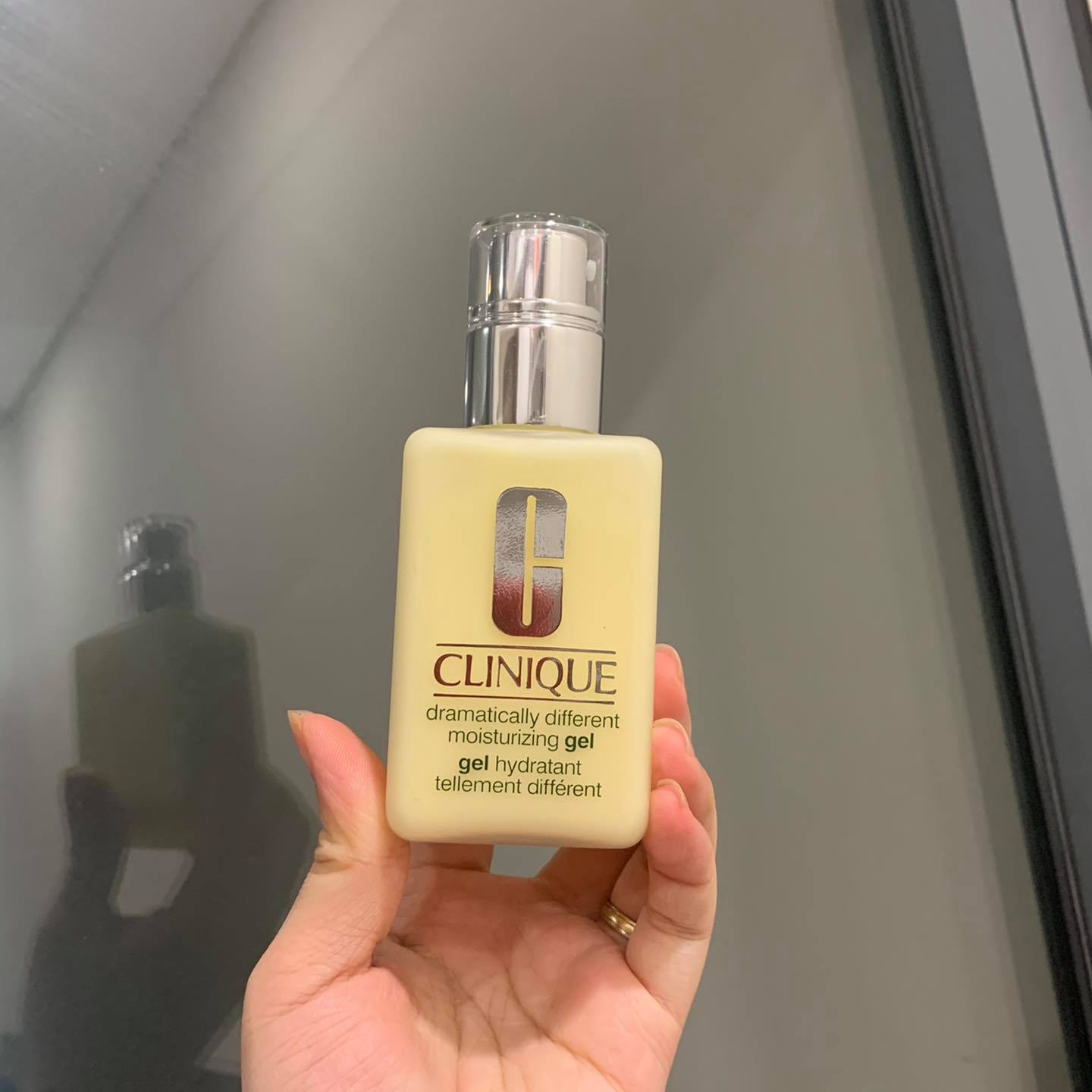 Gel Dưỡng Ẩm Clinique Dramatically Different Moisturizing Gel cho da dầu, hỗn hợp - chai 125ml