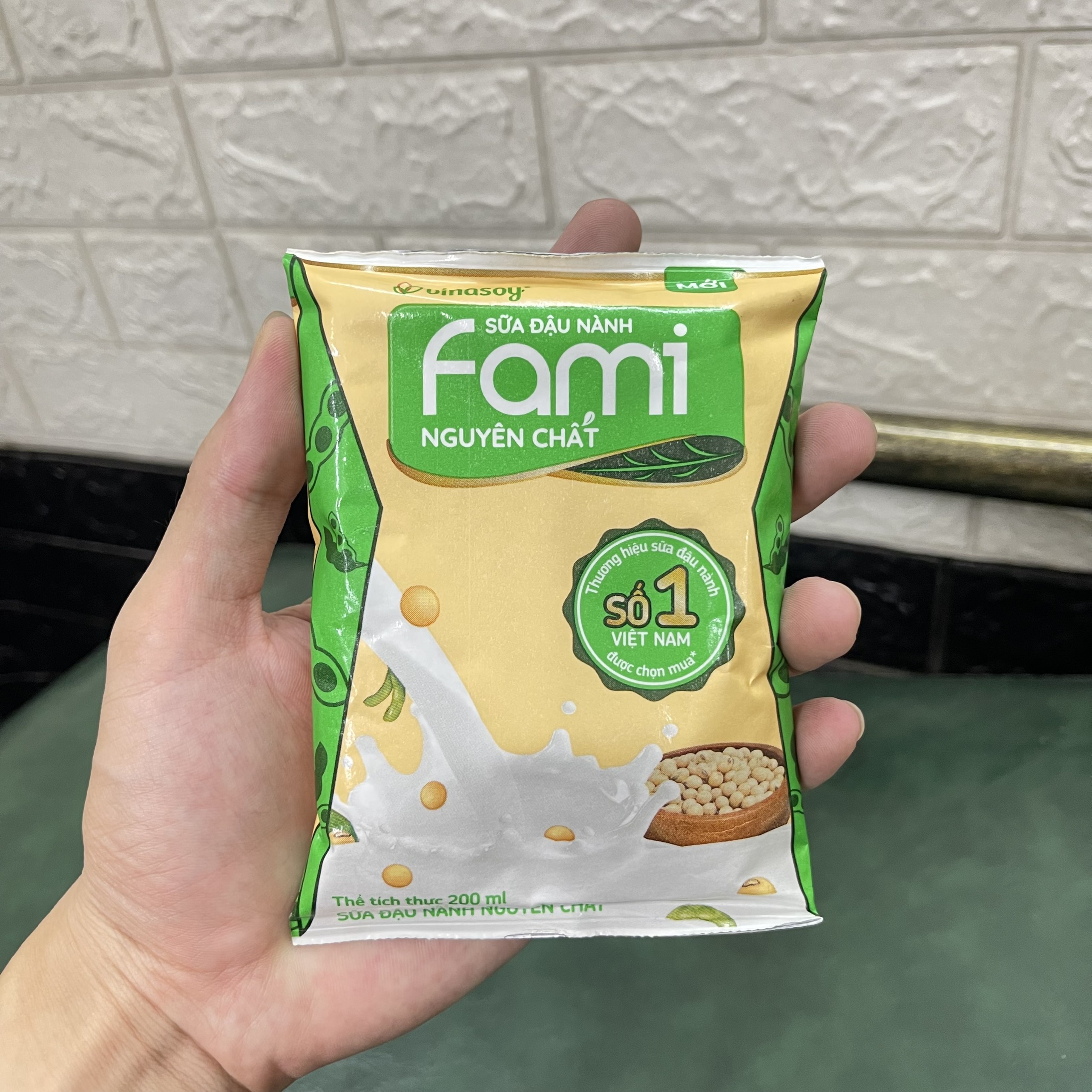 Combo 10 bịch sữa đậu nành nguyên chất Fami 200ml