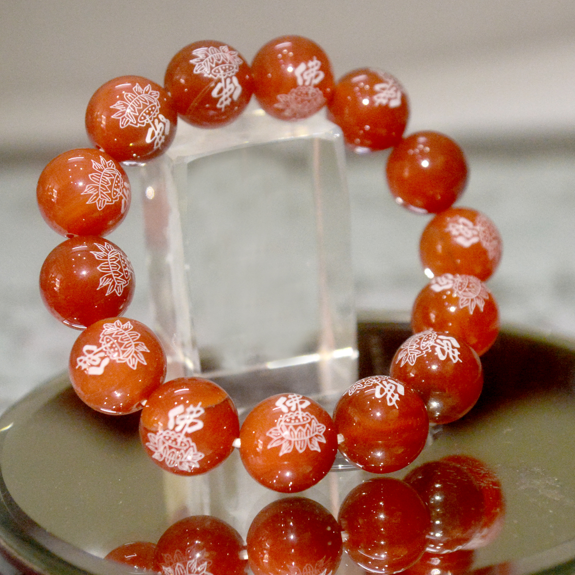 Vòng tay chuỗi đá mã não đỏ hoa sen trắng-nhiều cỡ ly