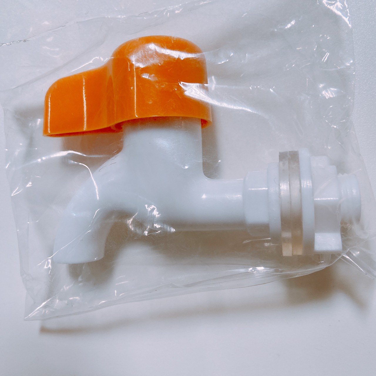 [HCM]Van Bình Nước Lọc Bằng Nhựa Loại Gạt Ngang Siêu Bền