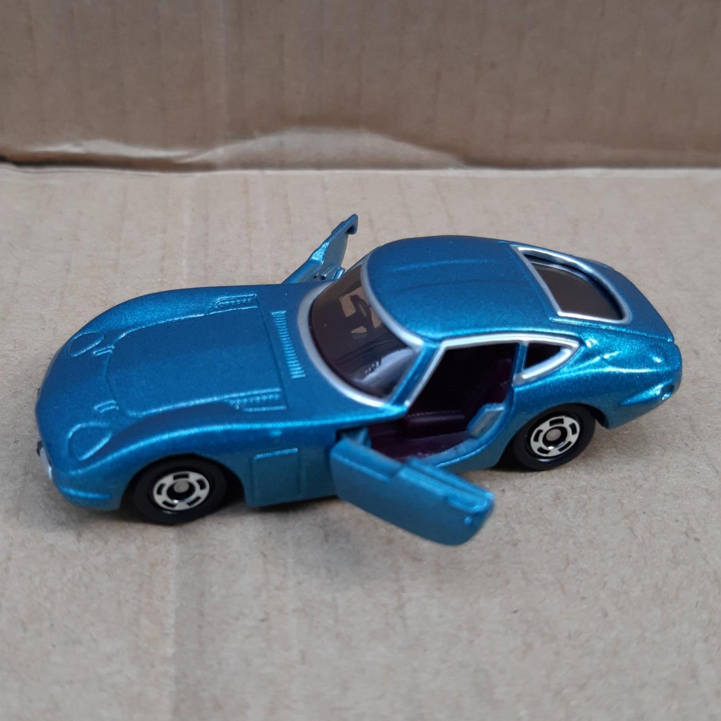 Xe mô hình tomica - xe toyota 2000gt màu xanh mở được cửa