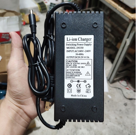 Nguồn sạc pin lithium 14.6v 10a - có quạt tản nhiệt- 32650- lifepo- 3.2v-3.65v