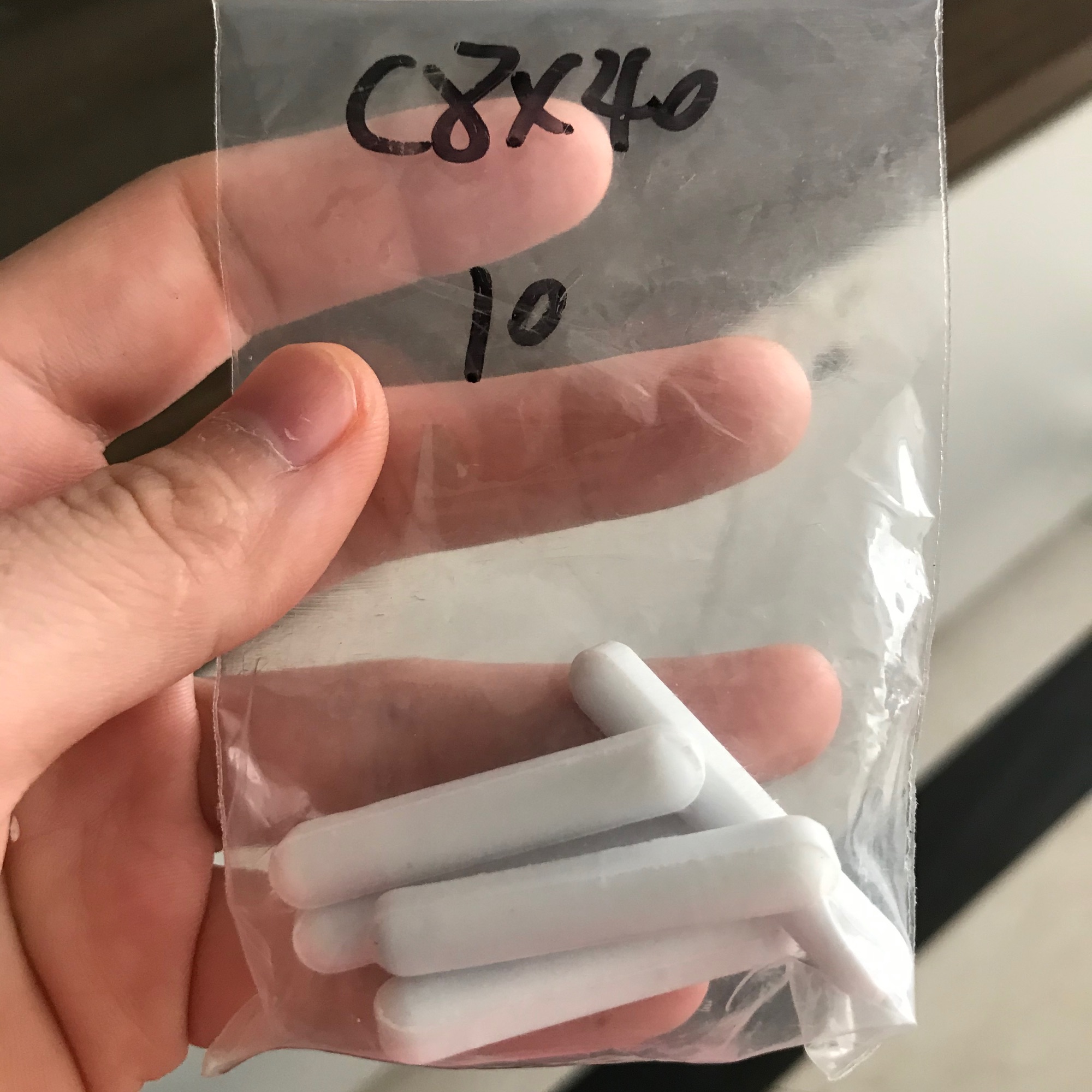 Cá từ nam châm con nhộng con khuấy từ 4cm